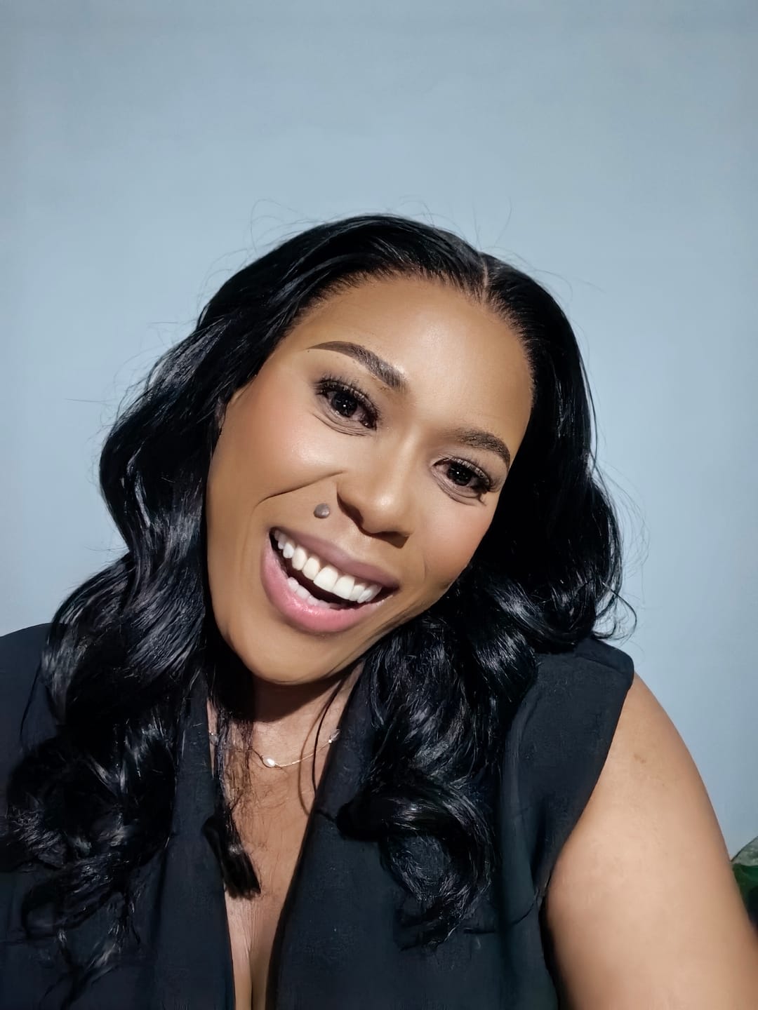 Customer photo review of Peruvian LUX 13x4 Lace Frontal Wig Straight Col 4 18 inch