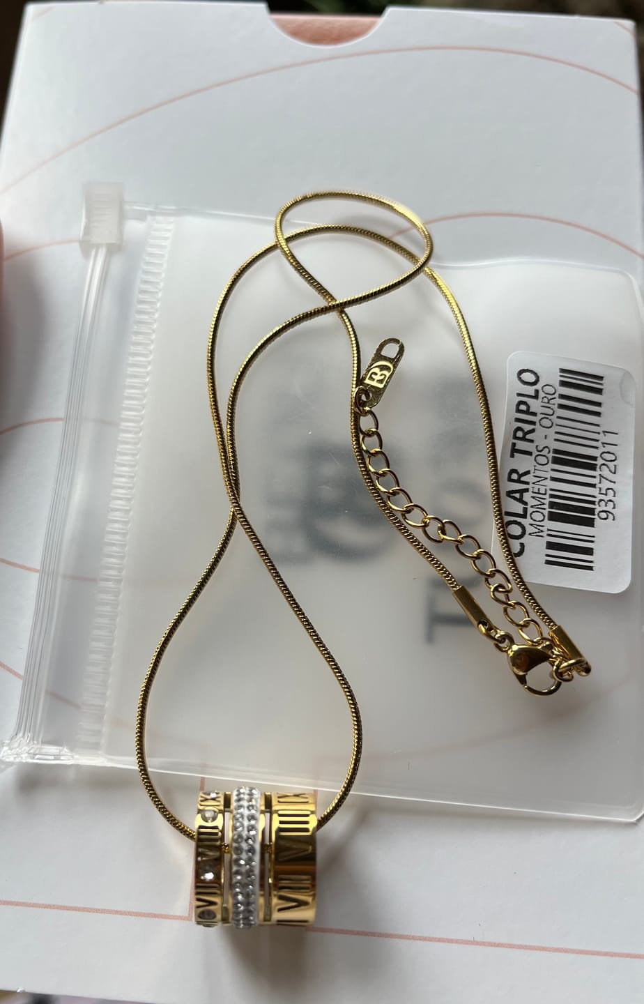 Customer photo review of Colar Triplo Momentos Banhado em Ouro 18k