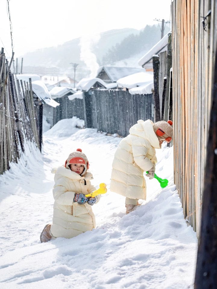 Customer photo review of Dave&Bella Kids Winter Cozy Outwear Windproof Hooded Long-style Down Coats