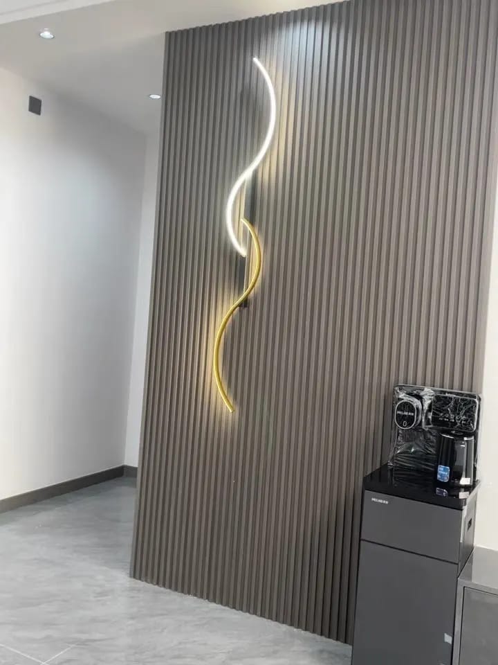 Customer photo review of Wall Light, S Shaped Linear Wall Sconce, Aluminium, 60–120 cm