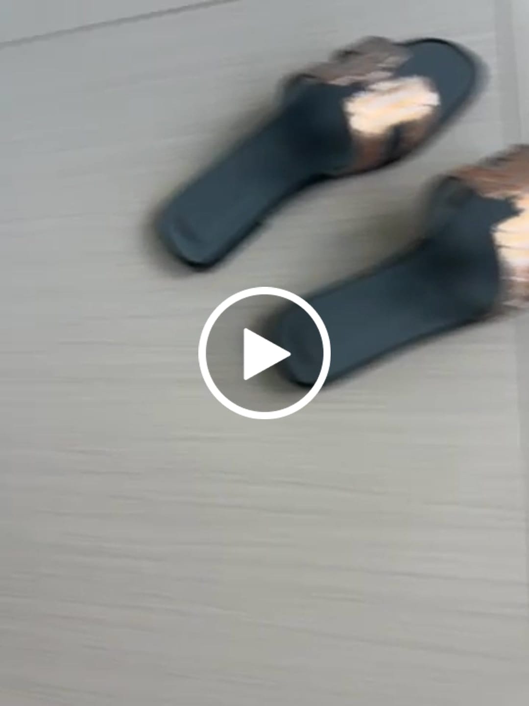 Customer video review of HM Sandal Champagne Gray in Snakeskin 788520