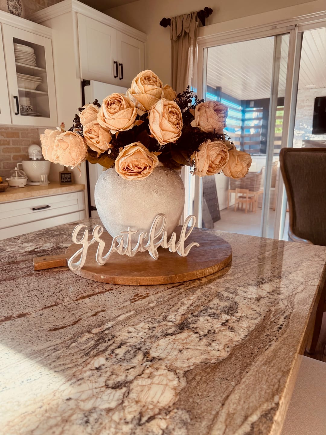 Klantenbeoordeling met foto van het boeket ‘Faux Large Rose’ – beige (3 stelen/21 rozen)