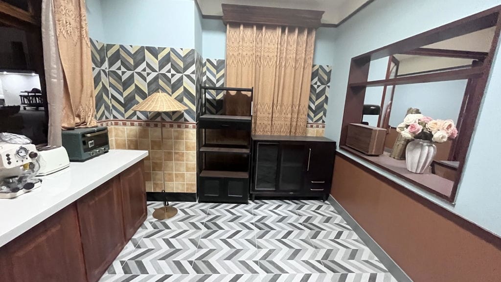 Customer photo review of Floor Lamp with Conical Shade, Bamboo, Rattan or Fabric, 154 cm