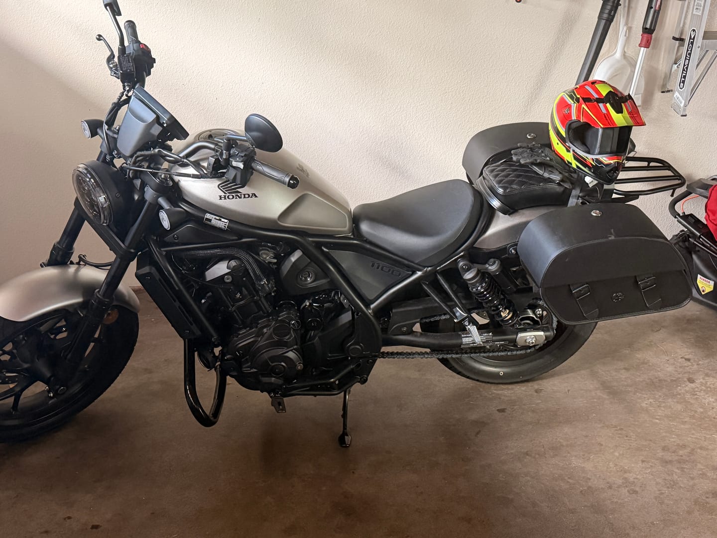 Customer photo review of 28L - Baelor Medium Quick Mount Honda Rebel 1100 Motorcycle Saddlebags