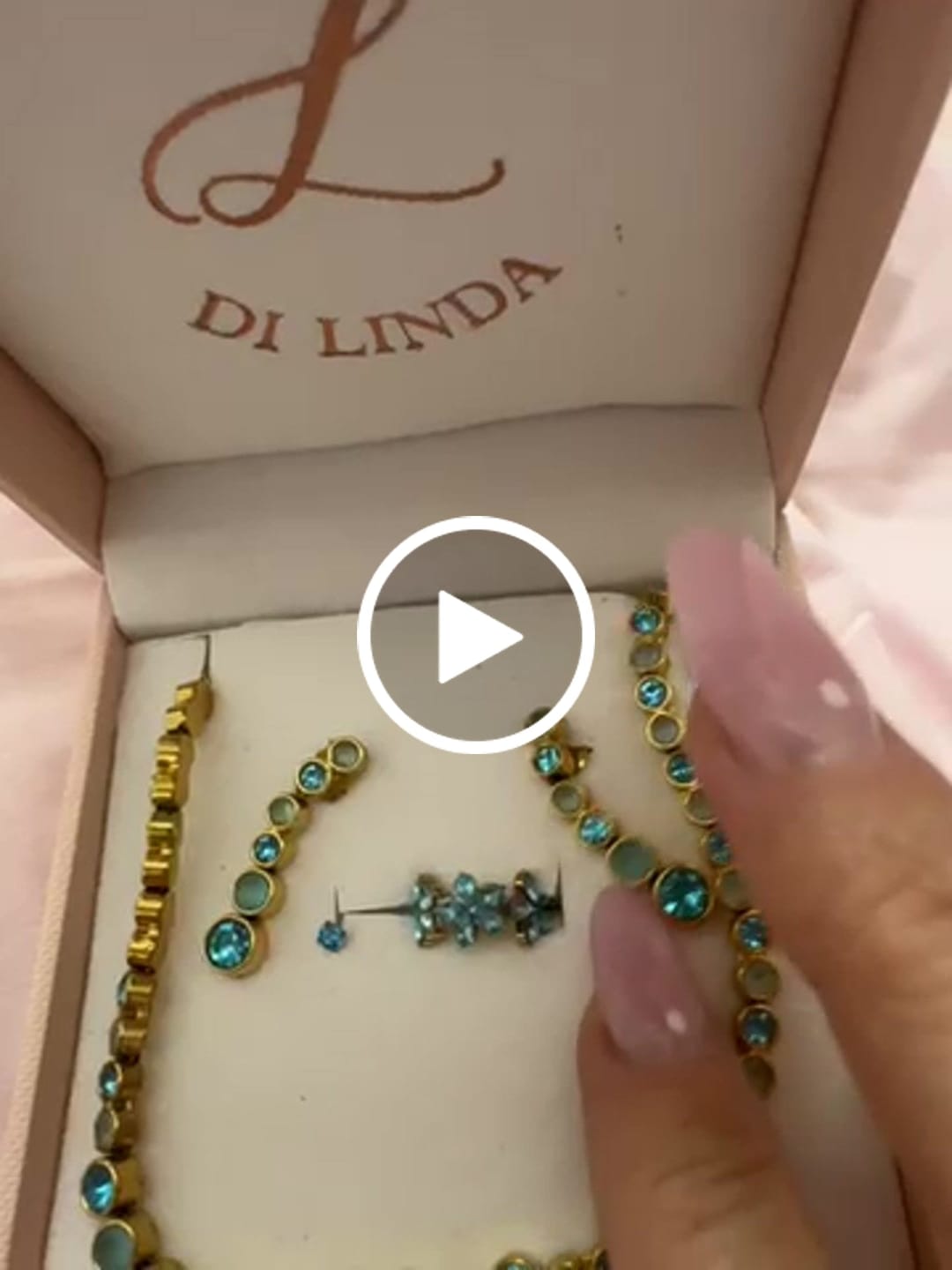 Customer video review of Orecchini Riviera