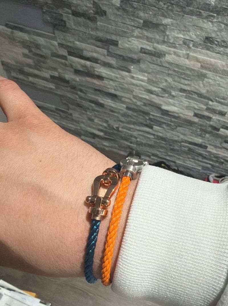 Customer photo review of צמיד יוקרתי עם רצועת חבל בגוון ריביירה ואבזם בגוון רוז־גולד מבריק — JEWELLUXE™