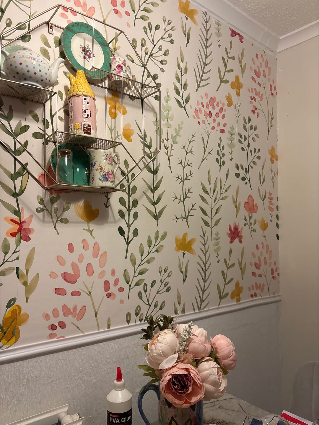 Customer photo review of Rosanna - Watercolor Flower and Plants Wallpaper