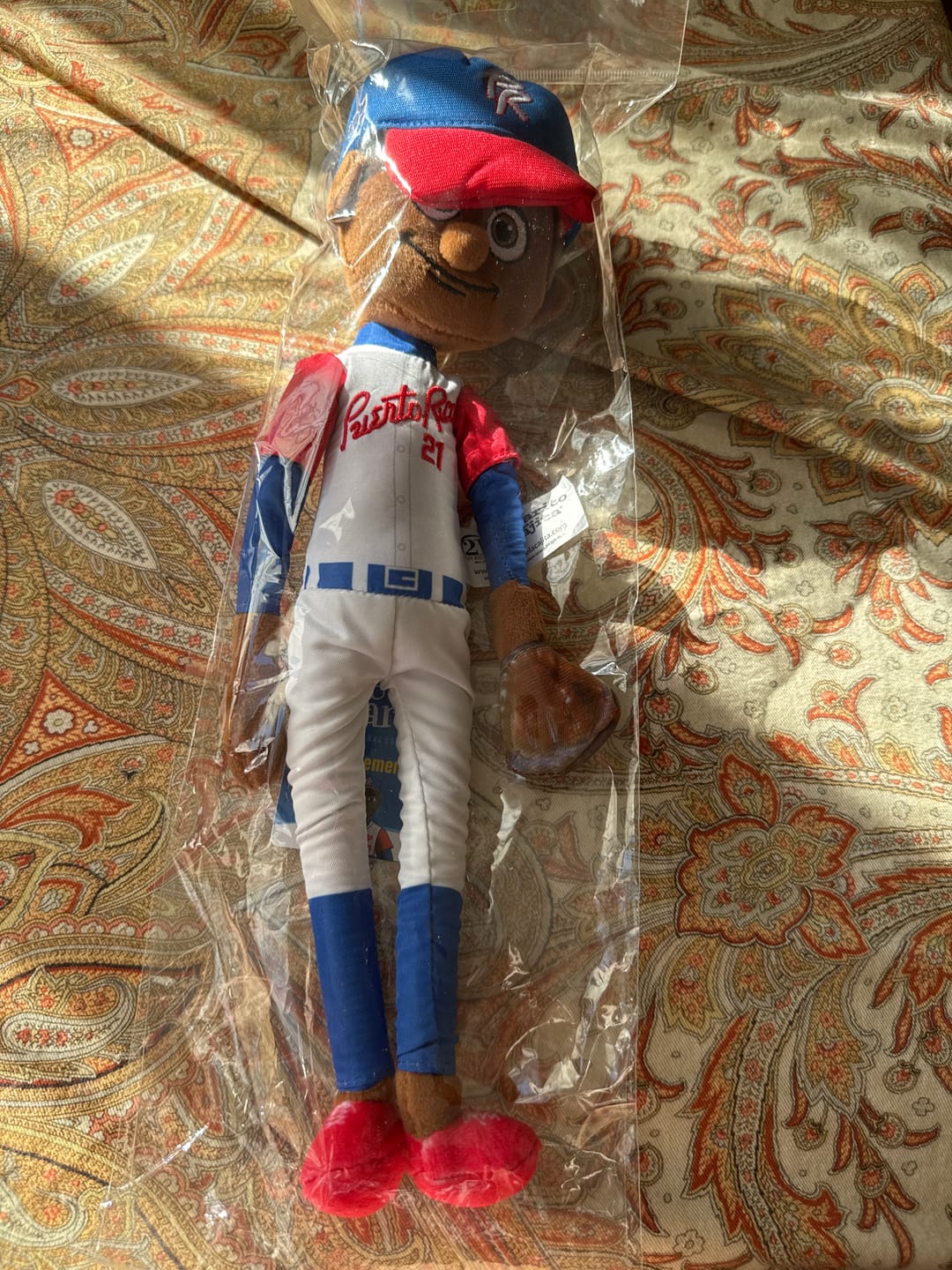 Customer photo review of Roberto Clemente #21 | Peluche Coleccionable