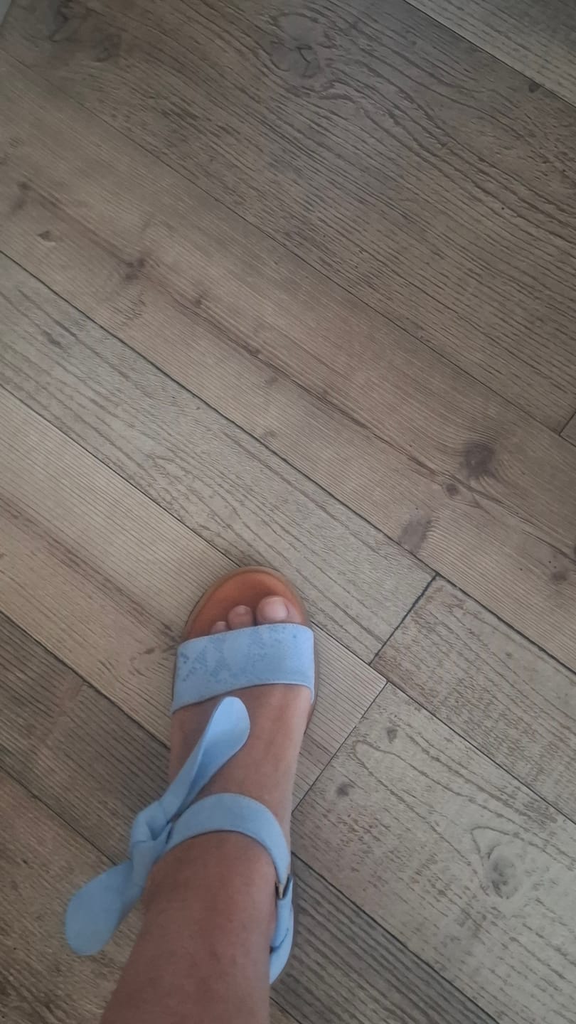 Customer photo review of Sandalia Mujer / Halieto Celeste