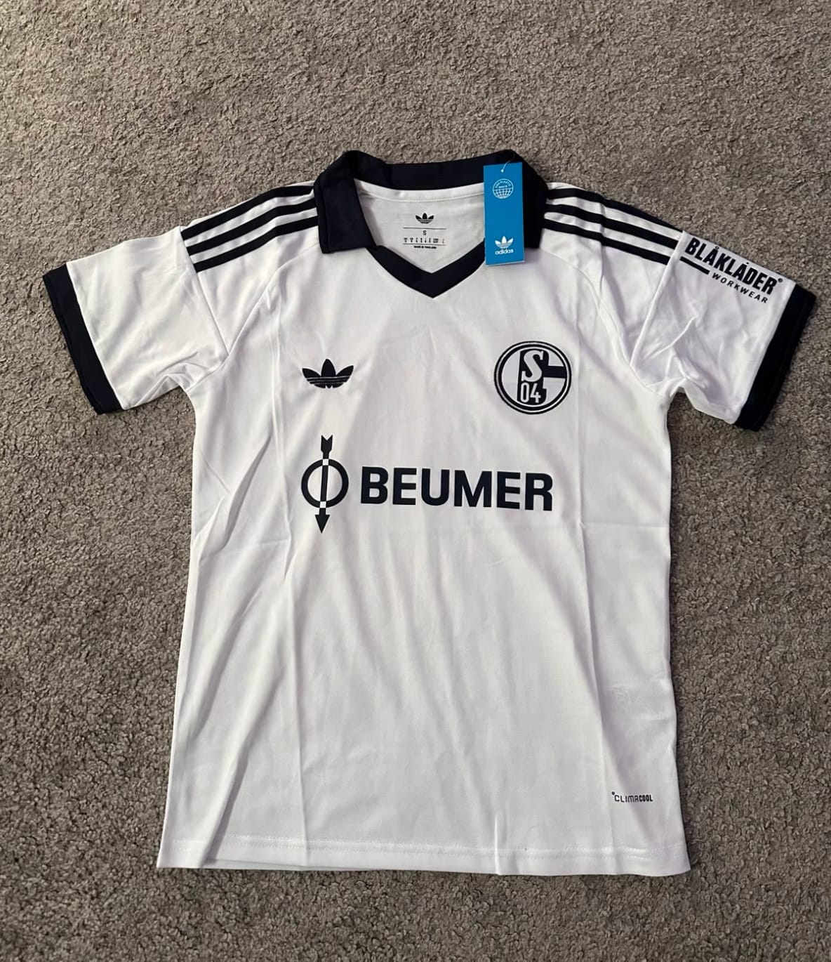 Customer photo review of FC Schalke 04 away shirt 2026–2027