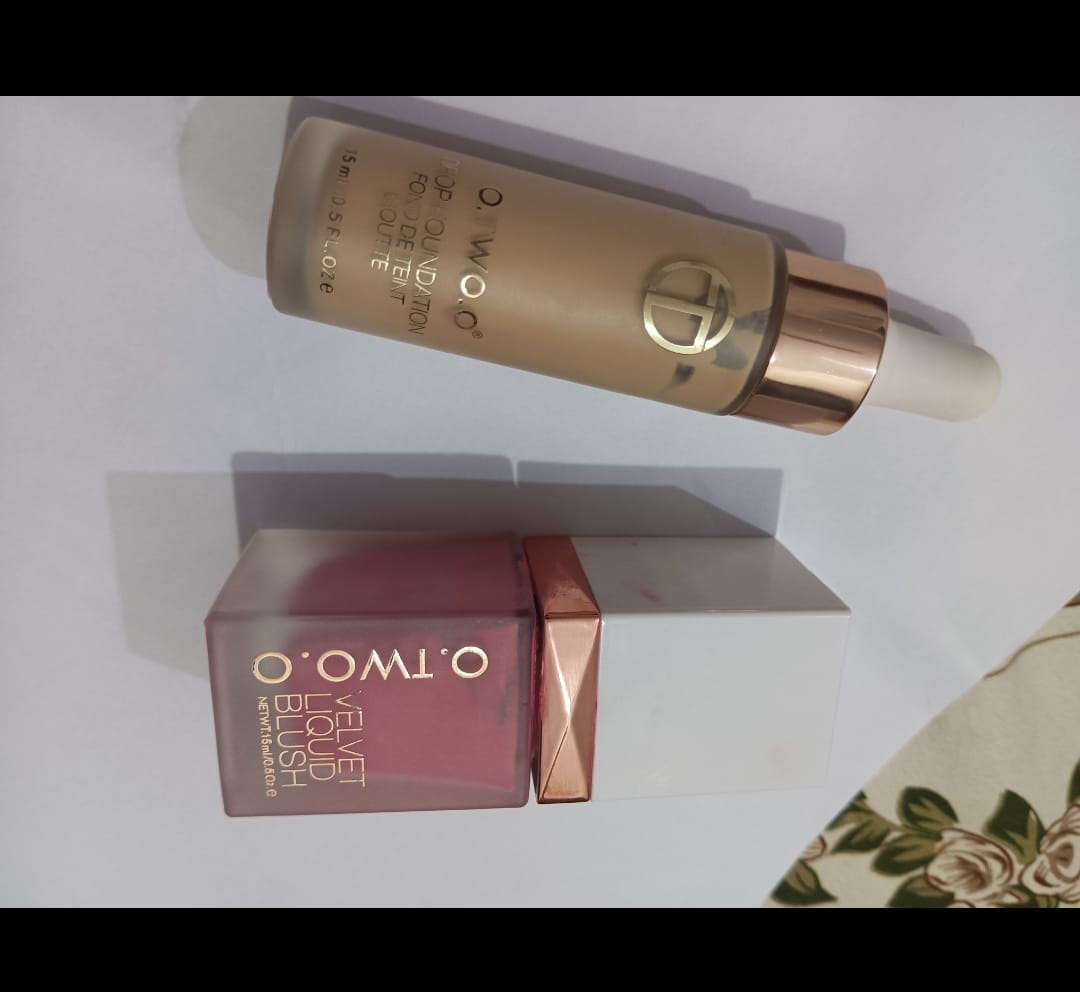 Customer photo review of O.TWO.O LIQUID DROP FOUNDATION