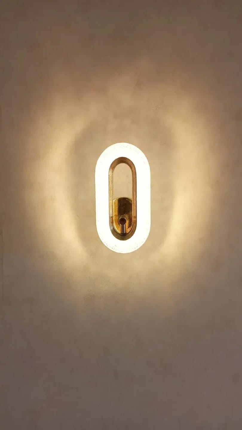 Customer photo review of Gold Wall Light, Patterned Acrylic Arc, Wall Sconce, 20–24 cm