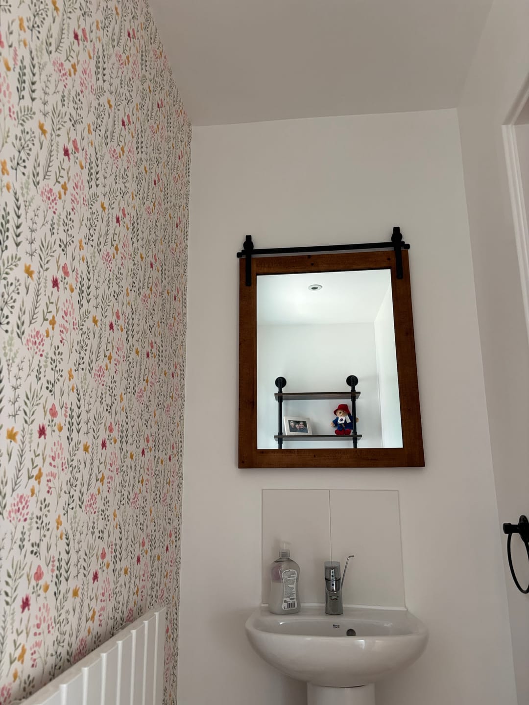 Customer photo review of Mini Rosanna - Mini Watercolor Flower and Plants Wallpaper