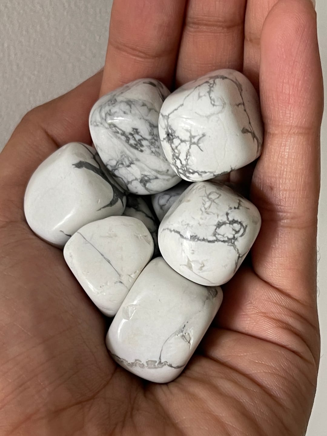 Customer photo review of Natural Howlite Tumbled Stones – Vastu Remedy for Anxiety Relief & Anger Control | Ideal for West Relationship Zones & Stress Areas | 100g / 500g / 1kg