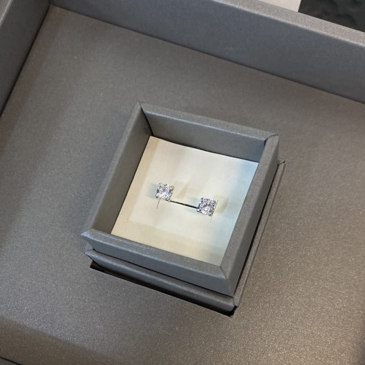 Customer photo review of 1 Carat Quadra Glow Earrings