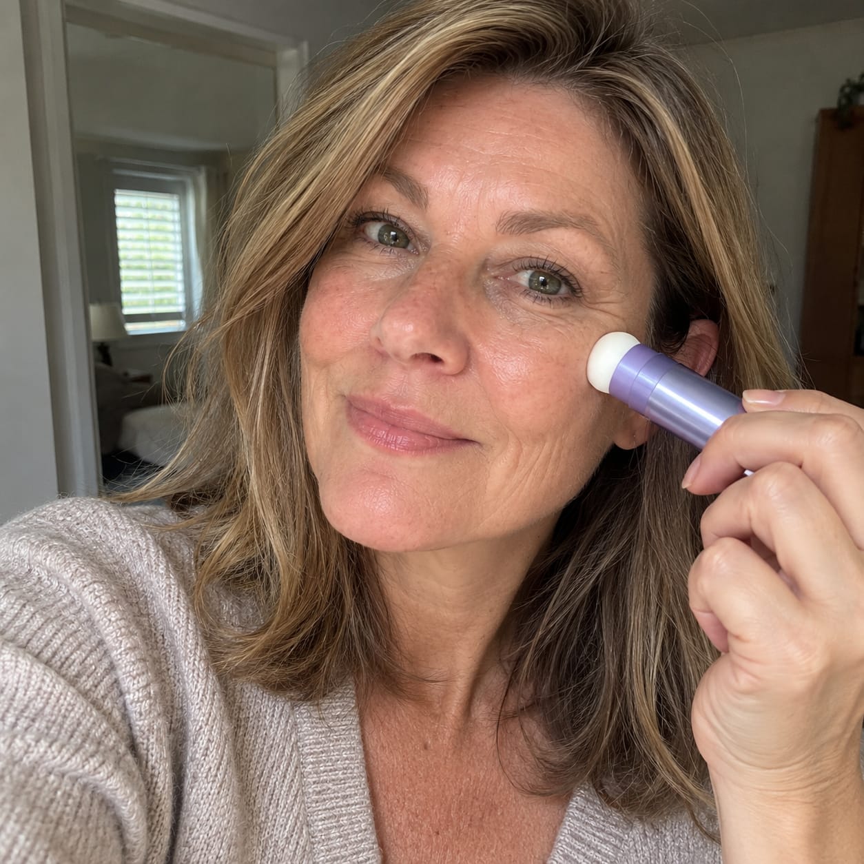 Customer photo review of Changing Foundation Stick – The stick that makes mature skin glow again