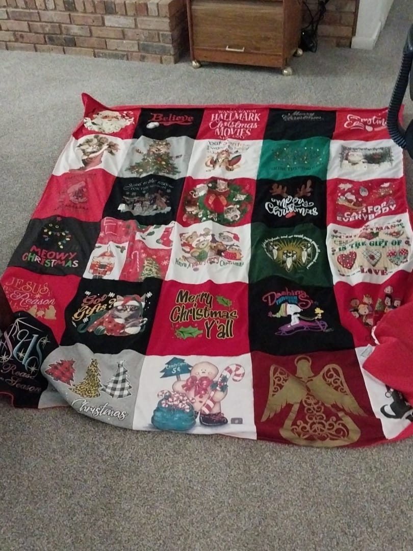 Customer photo review of Project Repat T-Shirt Quilt