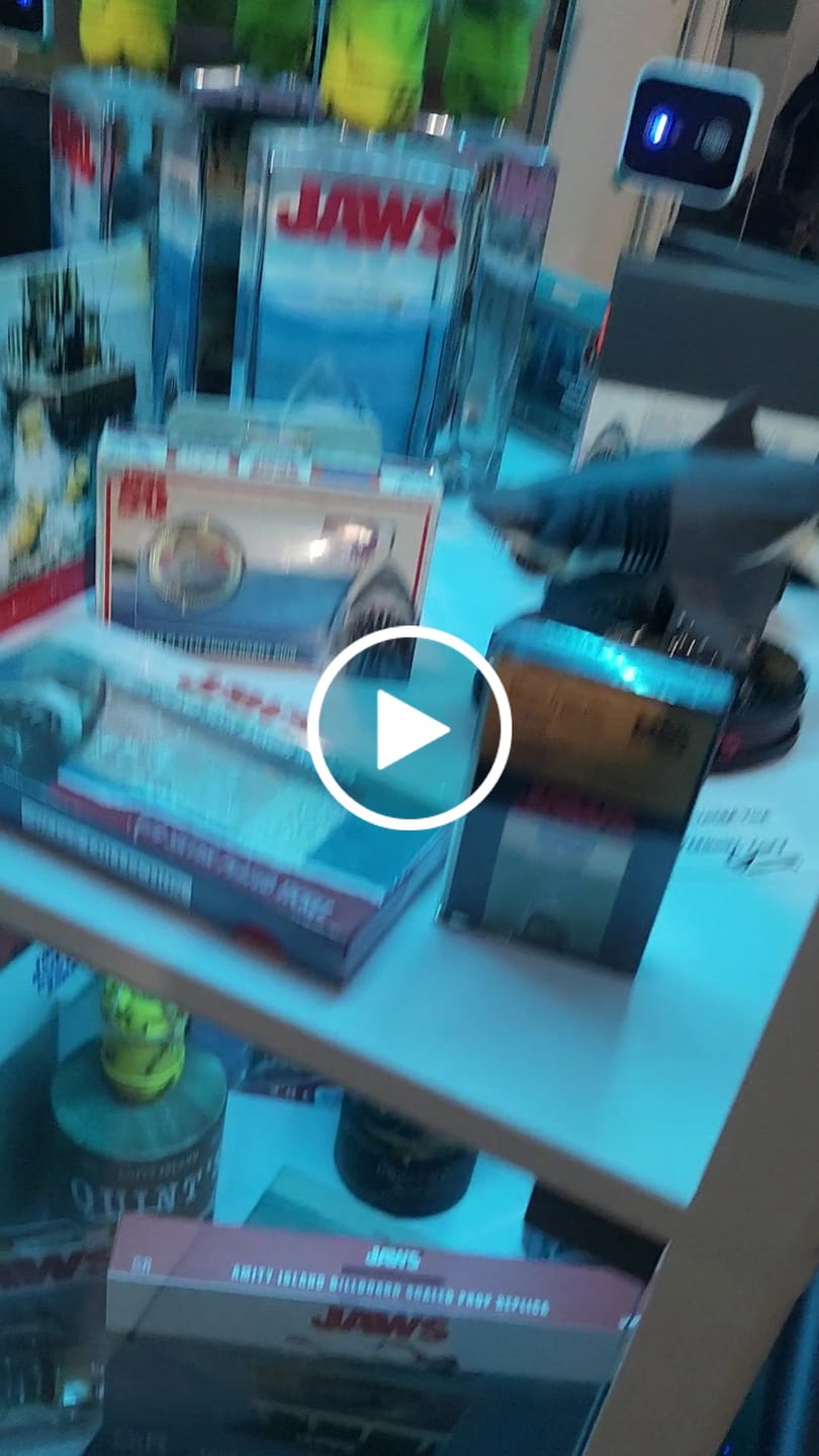 Customer video review of Factory Entertainment JAWS Amity Island Billboard Scaled Prop Replica