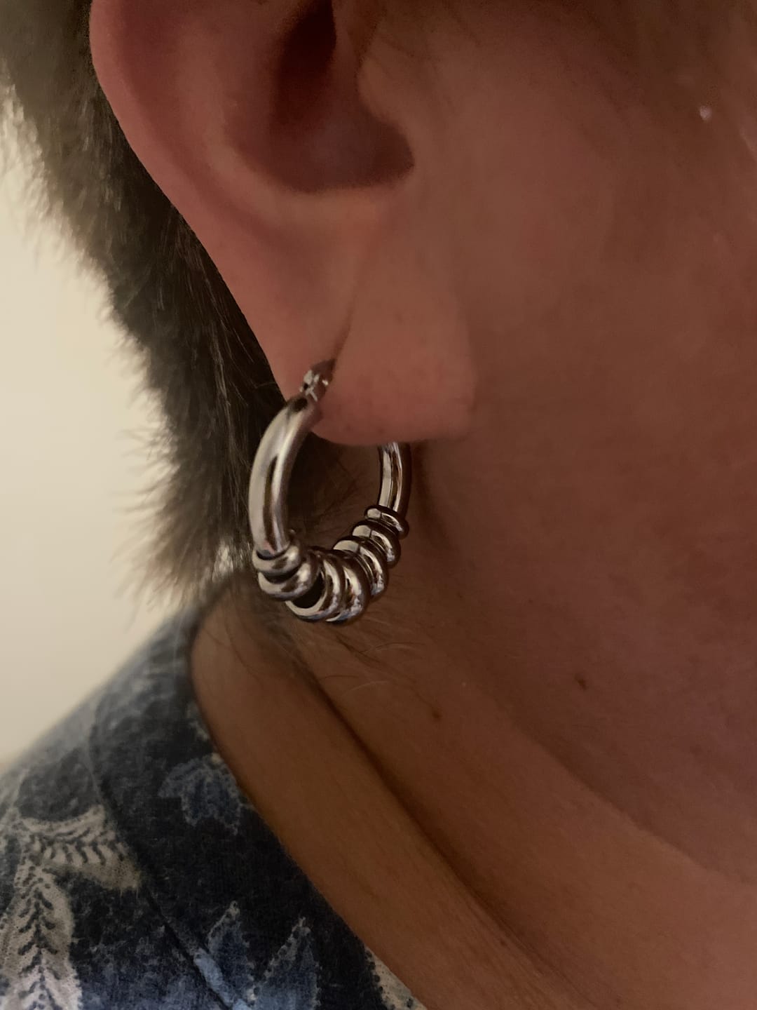 Customer photo review of Aretes Corin Plata