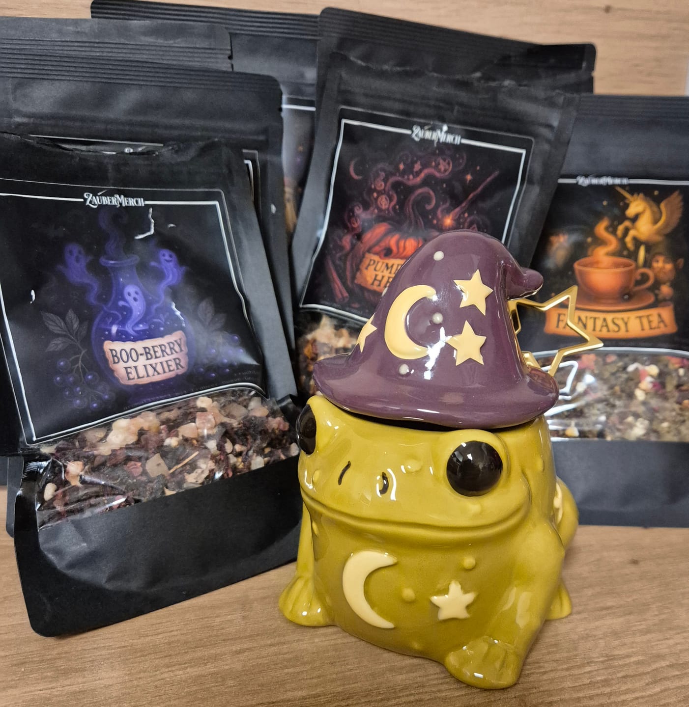 Customer photo review of Tasse magische Kröte – Keramiktasse mit Hexenhut und Sternlöffel