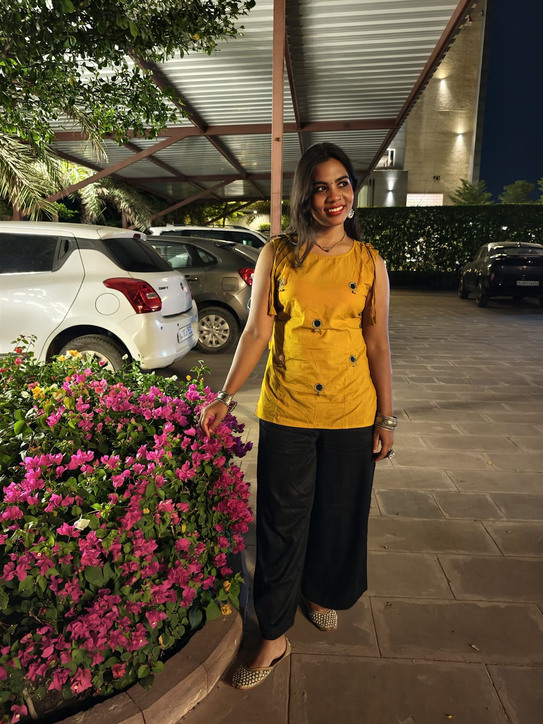 Customer photo review of Women White Viscose Palazzo Pant