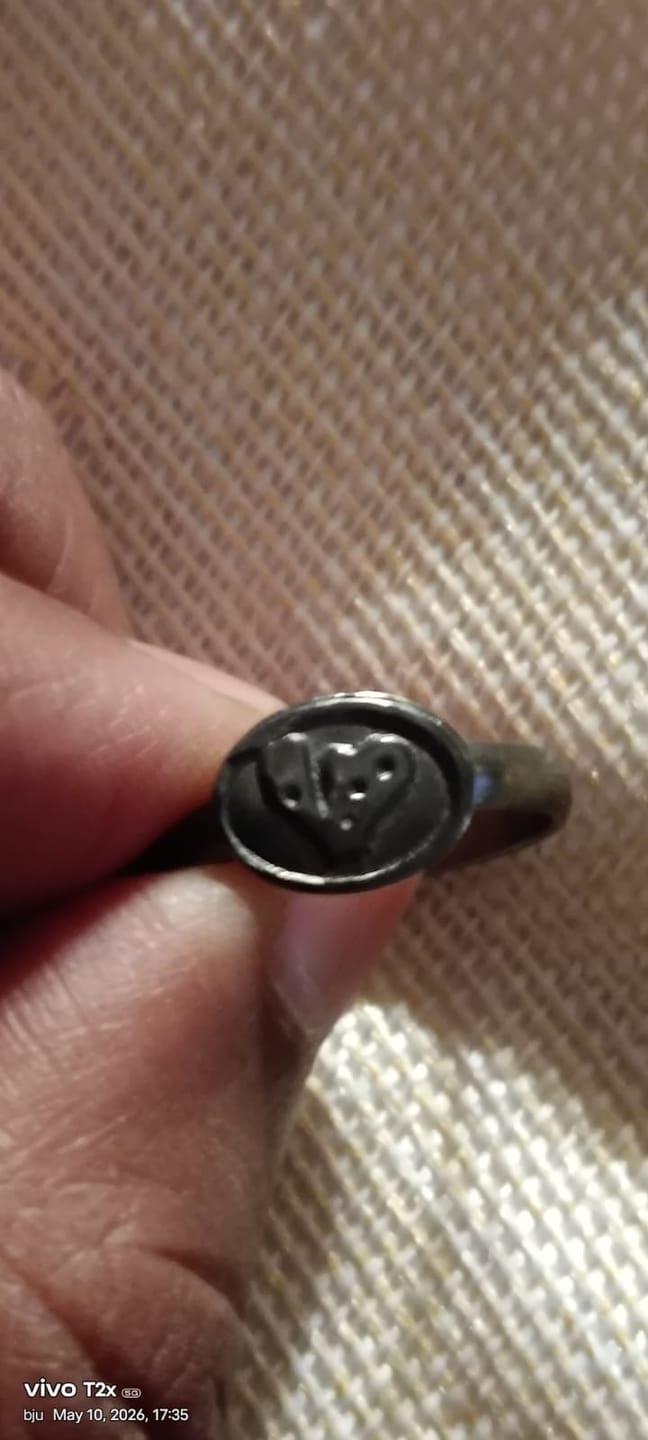 Customer photo review of Black Horse Shoe Iron Ring (Kale Ghode ki Naal ki Anguthi) – 100% Natural
