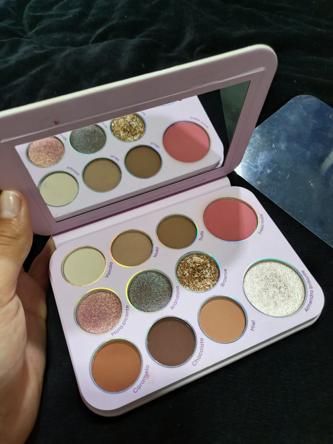 Customer photo review of PALETA DE SOMBRAS TODO EN UNO