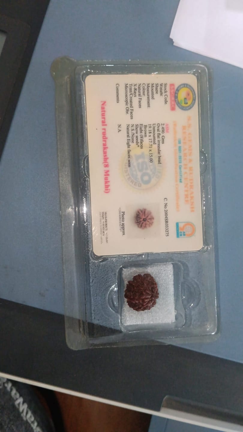 Customer photo review of Nepal Origin 8 Mukhi Rudraksha – 100% Natural & Certified