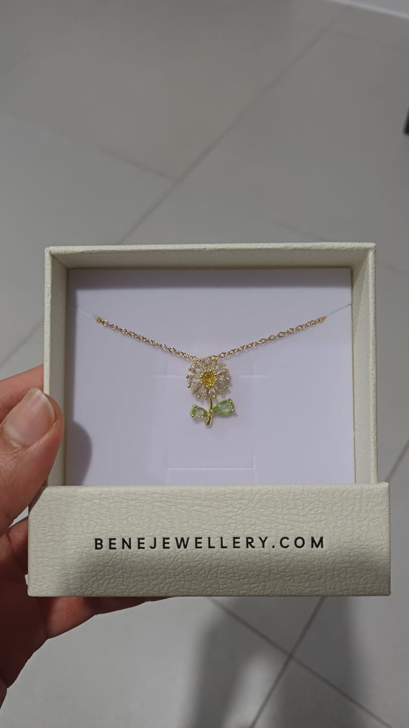Customer photo review of Kira Floral Necklace