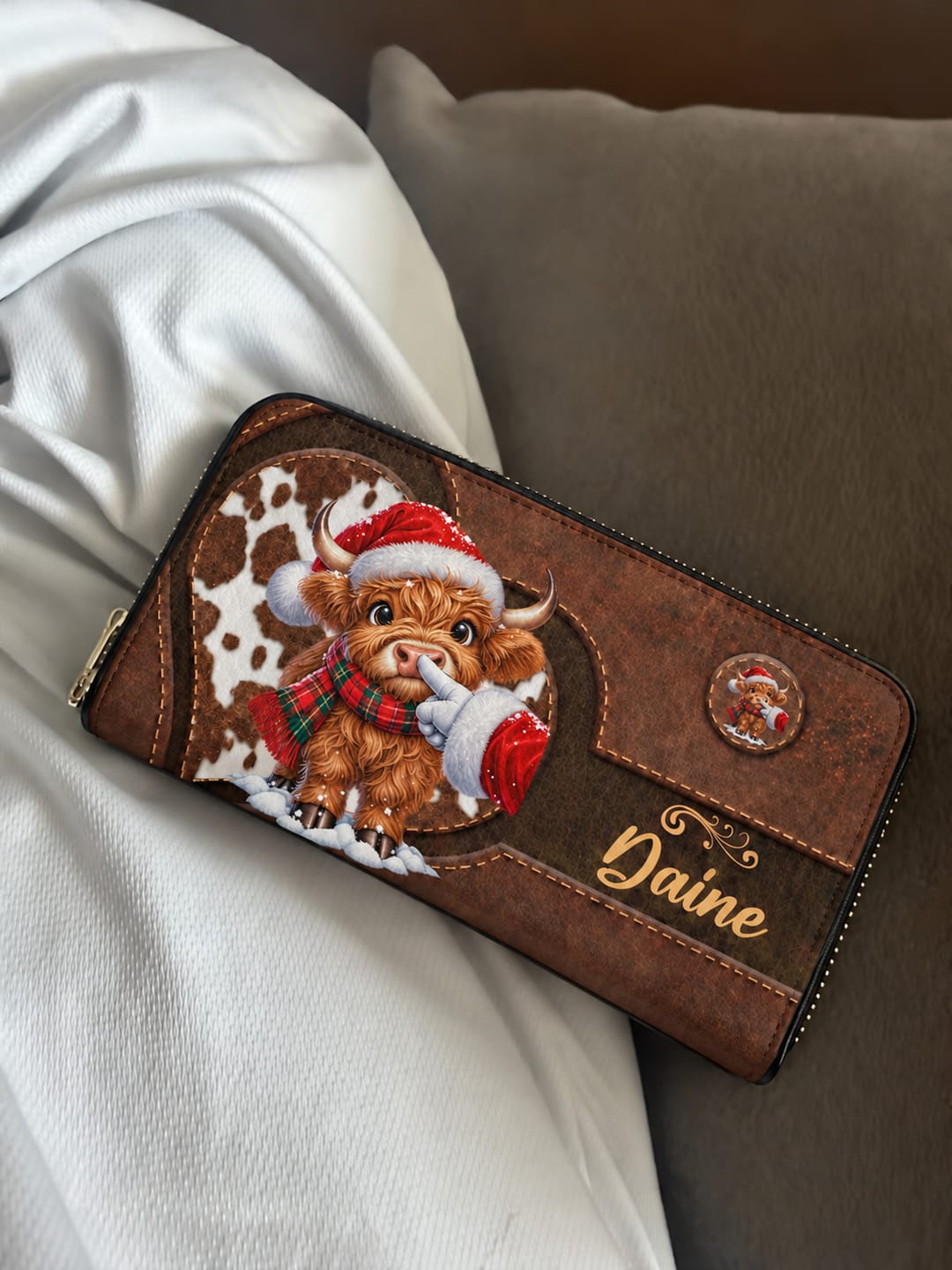 Customer photo review of Personalized Cute Highland Cow PU Leather Wallet, Custom Name Zipper Long Wallet, Cartoon Highland Cow Purse, Birthday Gift for Her