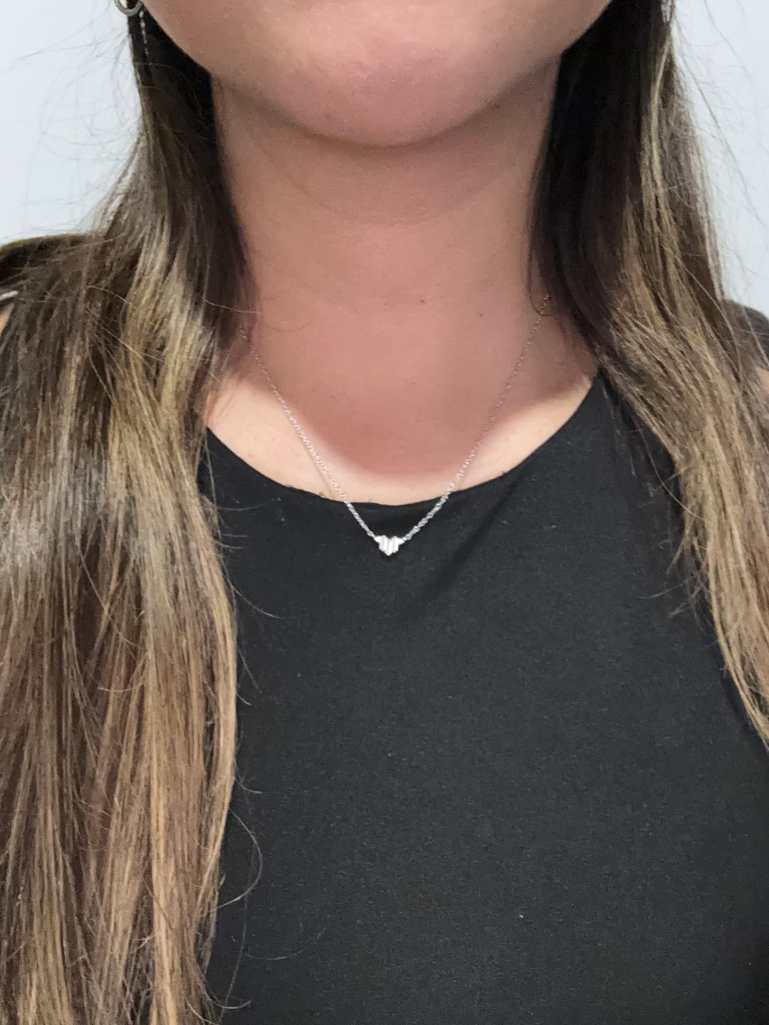 Customer photo review of Collar Dije Tres Zirconias Rectangulares