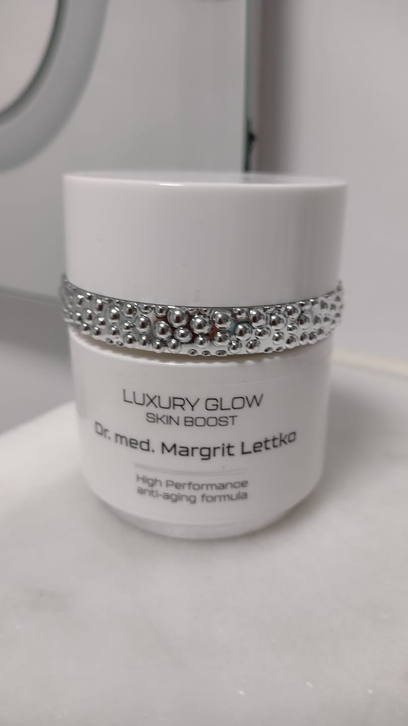 Customer photo review of Luxury Glow AntiAging-Creme