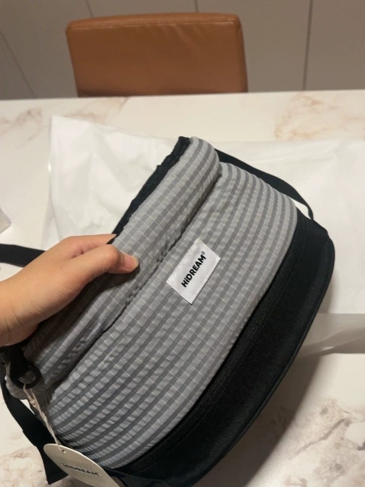 Customer photo review of Crossbody Pet Hip Seat Carrier – Breathable Design with Shoulder & Waist Support for Easier Carrying