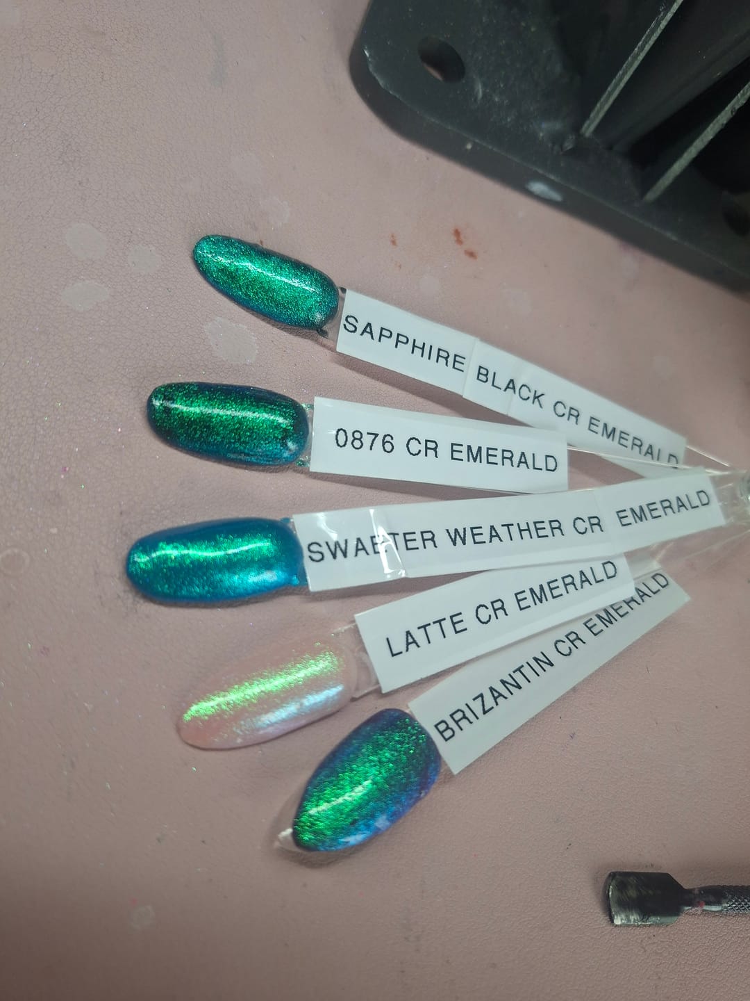 Customer photo review of Emerald Shift Chrome Powder