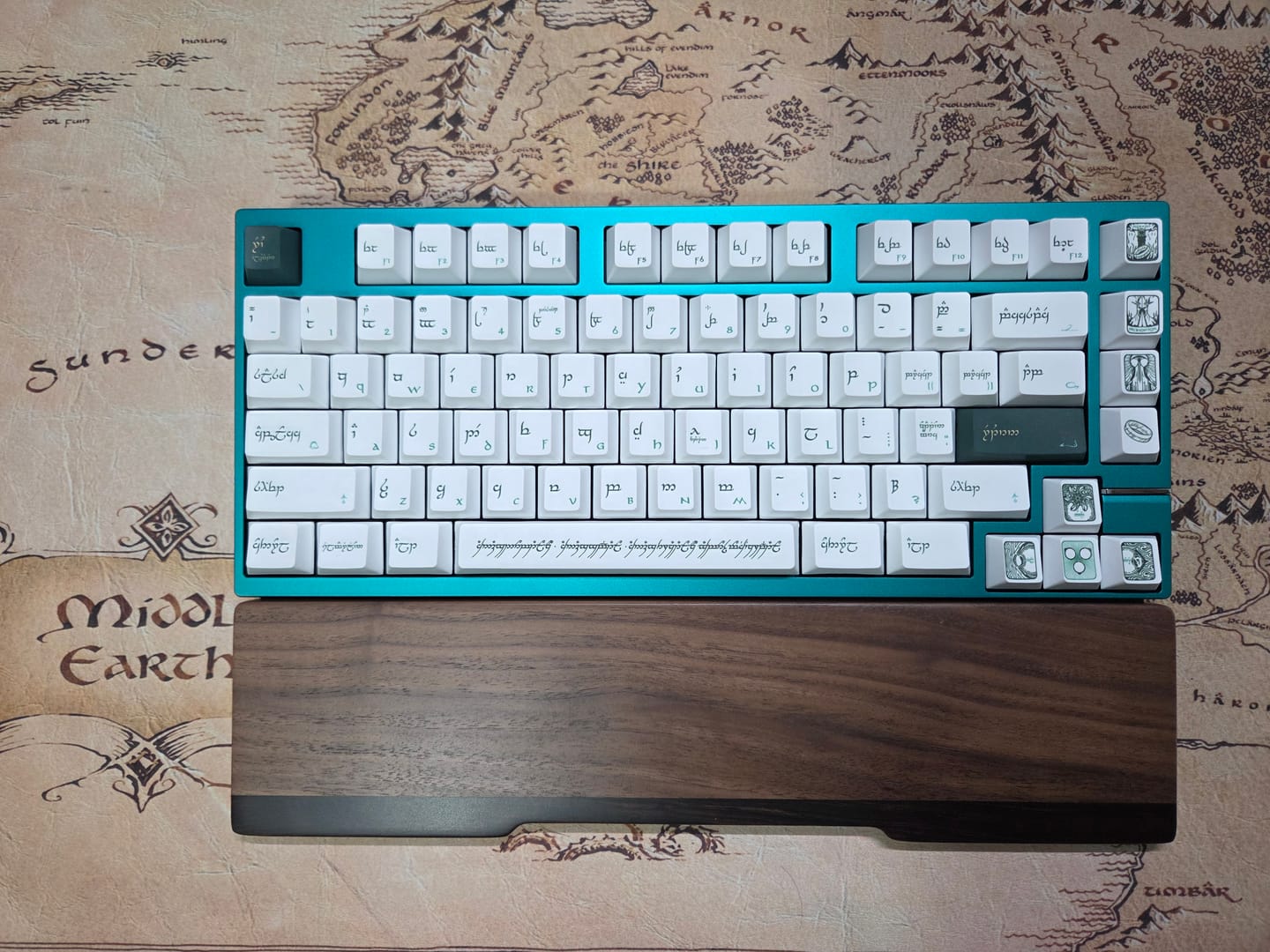 Customer photo review of Neo75 - Mechanical Keyboard Barebone Kit - ANSI & ISO (pre-order)