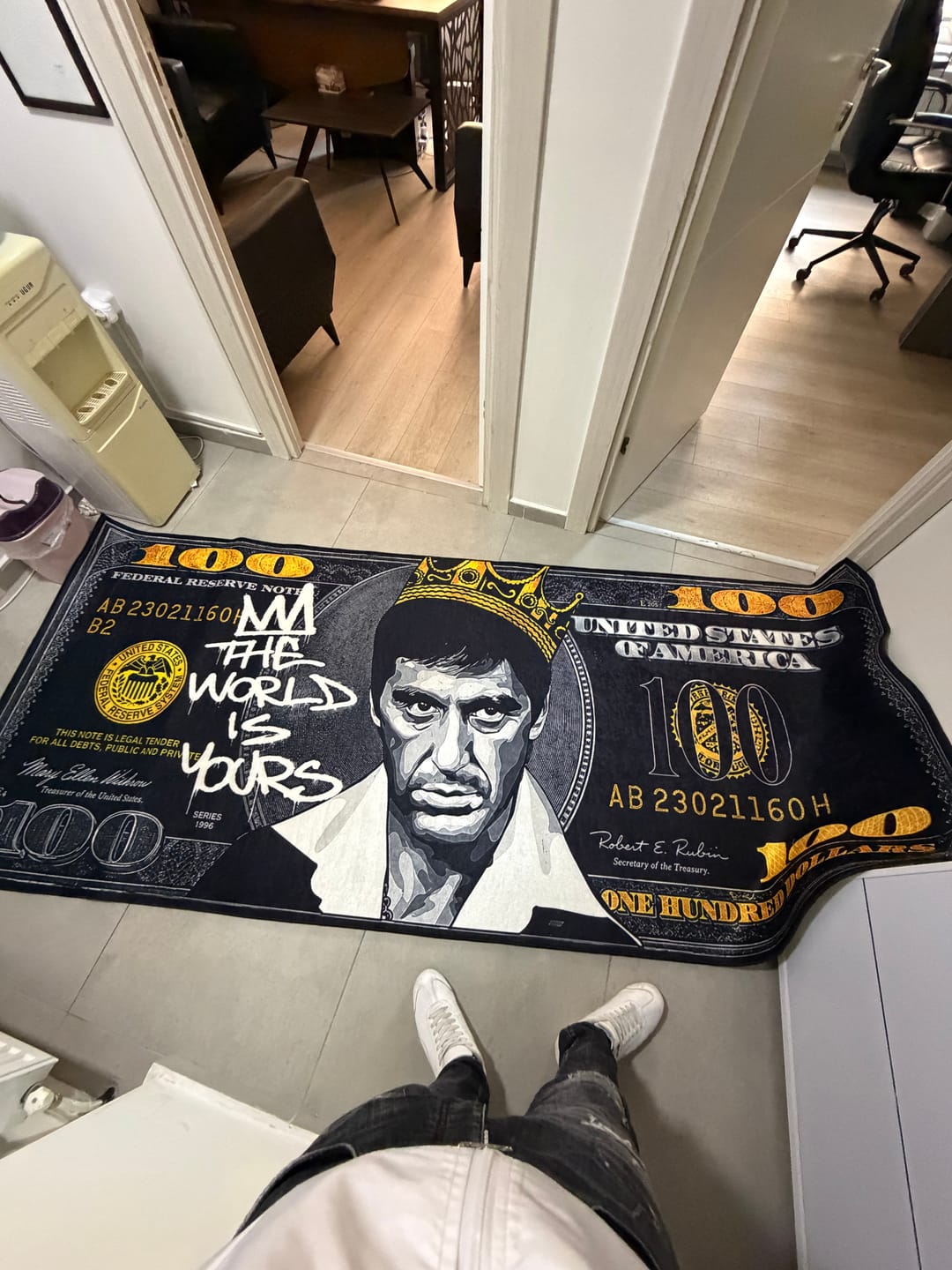 Customer photo review of Tony Montana Dollar X Özel Tasarım Kaymaz Taban Halı