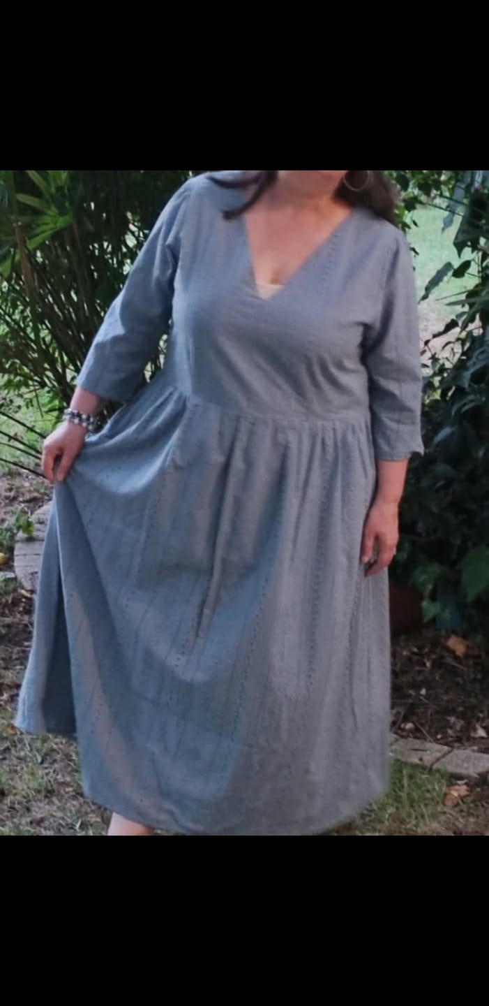 Customer photo review of Robe Anastasia brodée bleu doux
