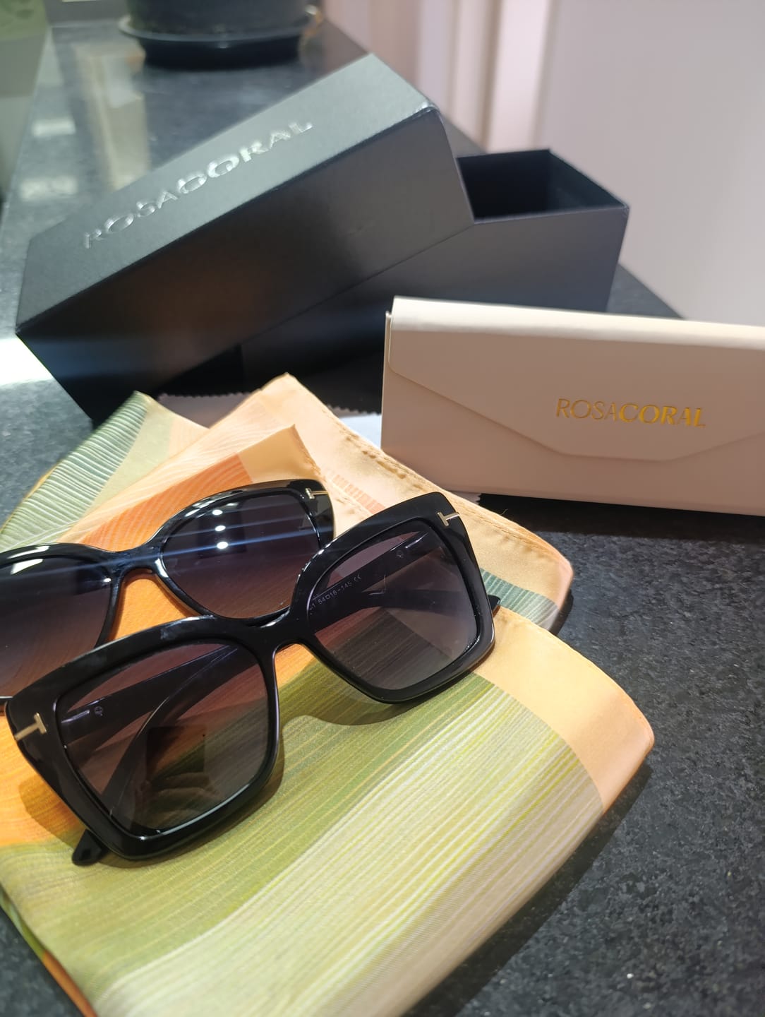 Customer photo review of Lenço Horizonte