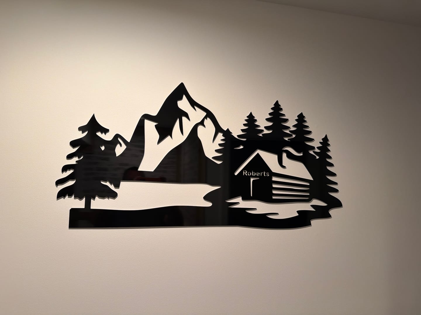 Customer photo review of Cabin Scenery Metal Wall Art – Rustic Mountain Woodland Nature Home Decor