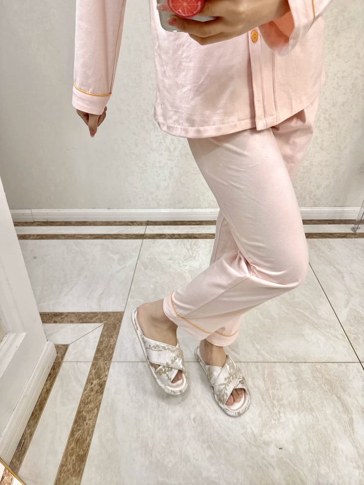Customer photo review of Cloud Vine Jacquard Satin Women Indoor Slipper
