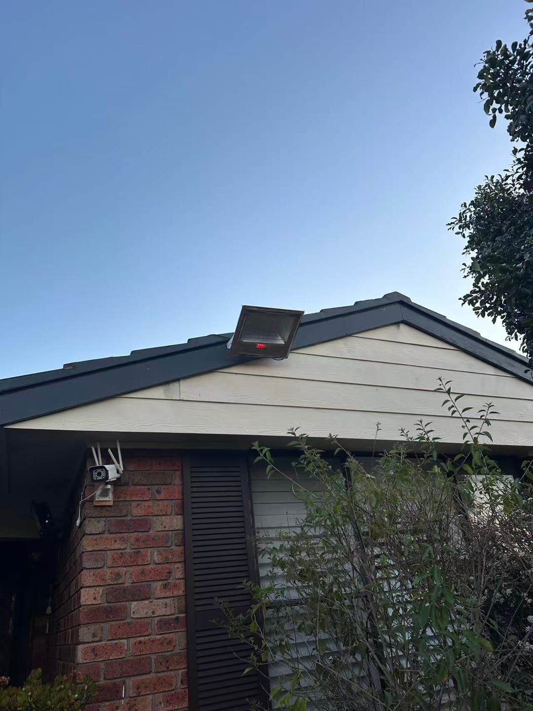 Customer photo review of 200W Dusk Till Dawn Solar Floodlight IP67 (JD-8200L)