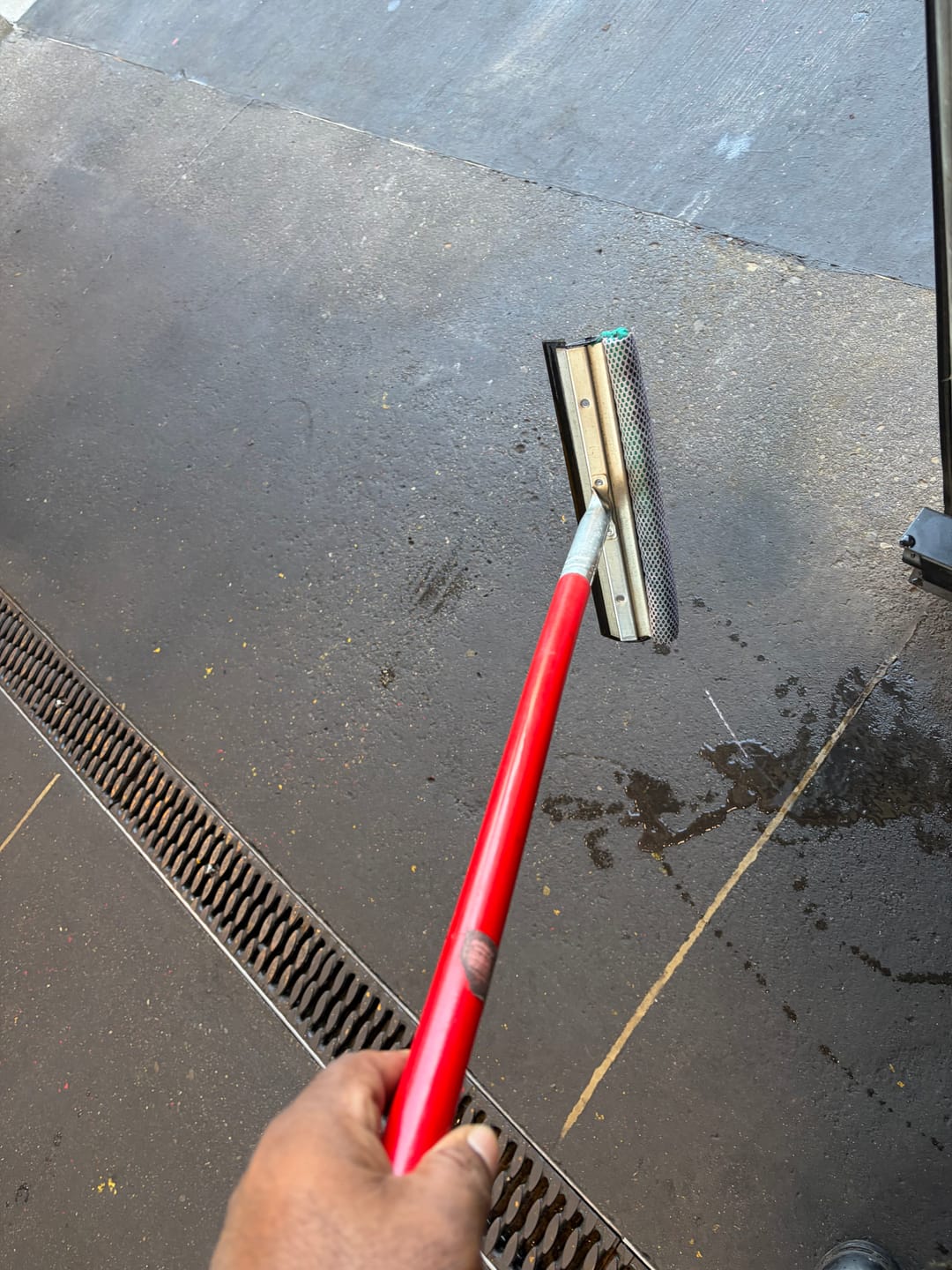 Customer photo review of 10" Wide Auto Winshield Squeegee - 22" Long Handle