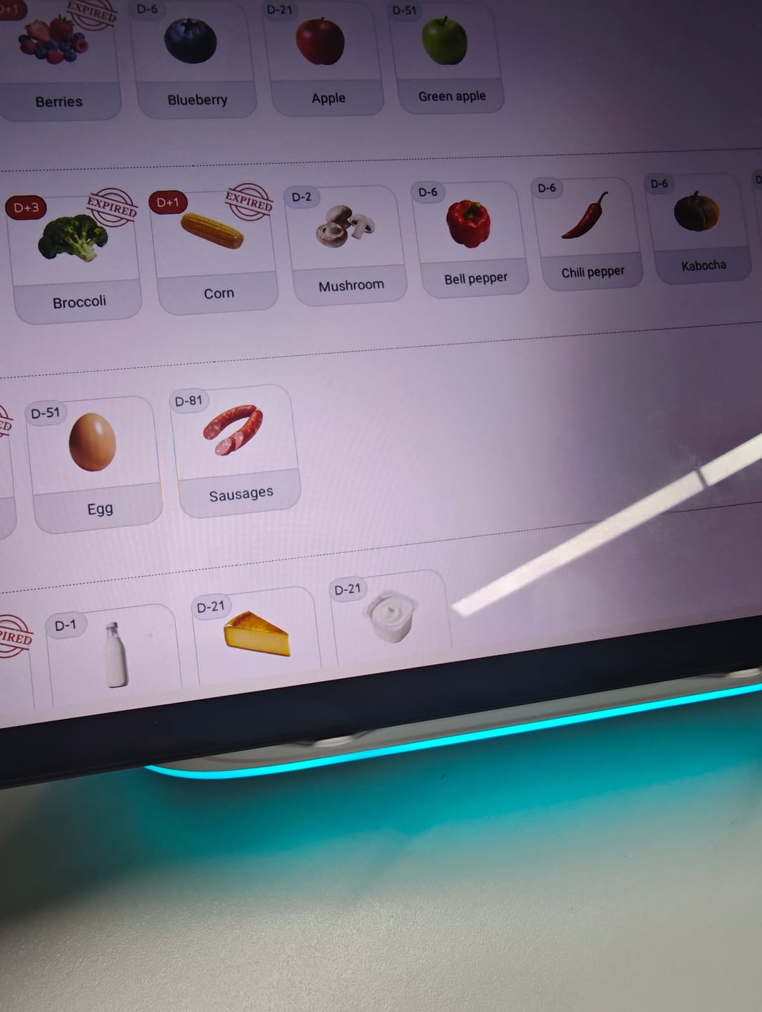Customer photo review of Everblog 13.4" FridgeCal™ Charging Dock