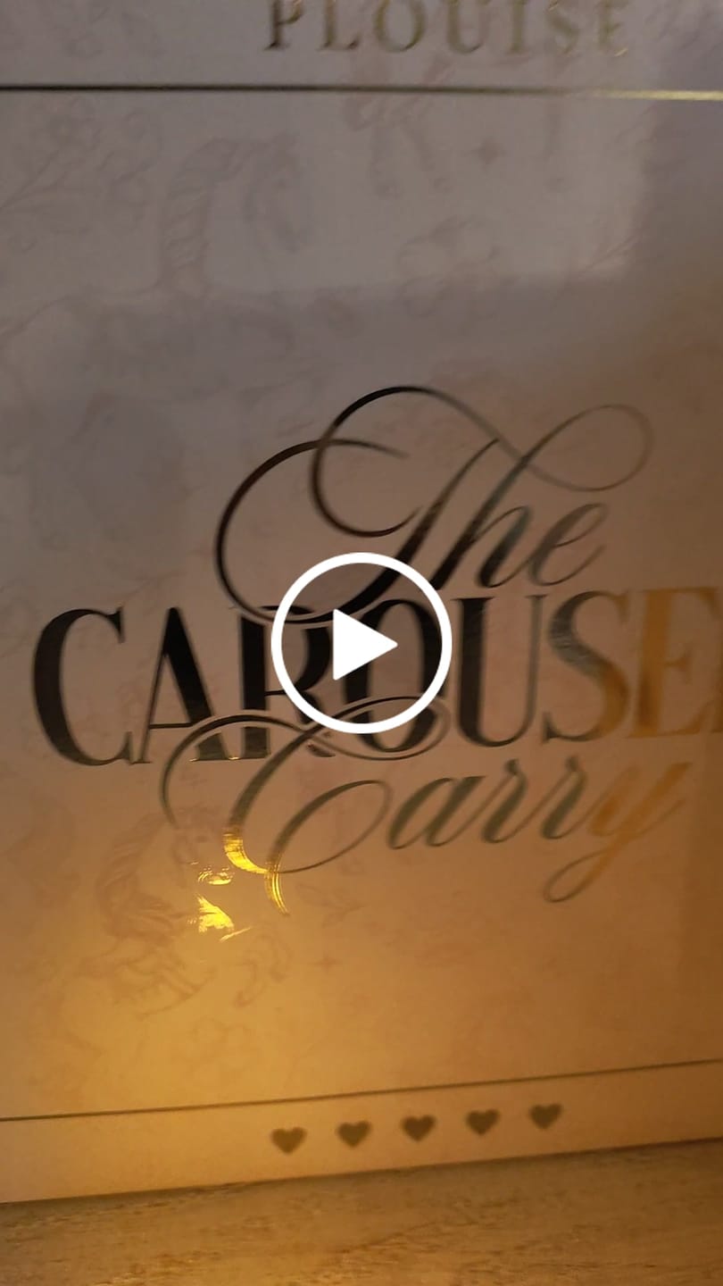 Customer video review of The Carousel Carry 7-Piece Beauty Gift Set