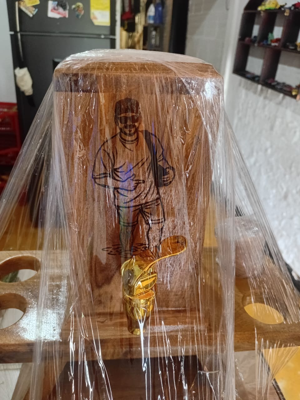 Customer photo review of Dispensador de licor Premium - Porta copas incluido
