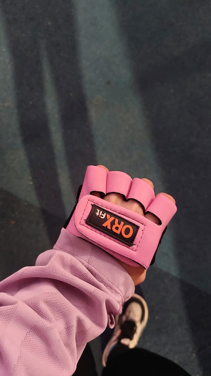 Customer photo review of Guantes Pesas GRAB Pink Mujer