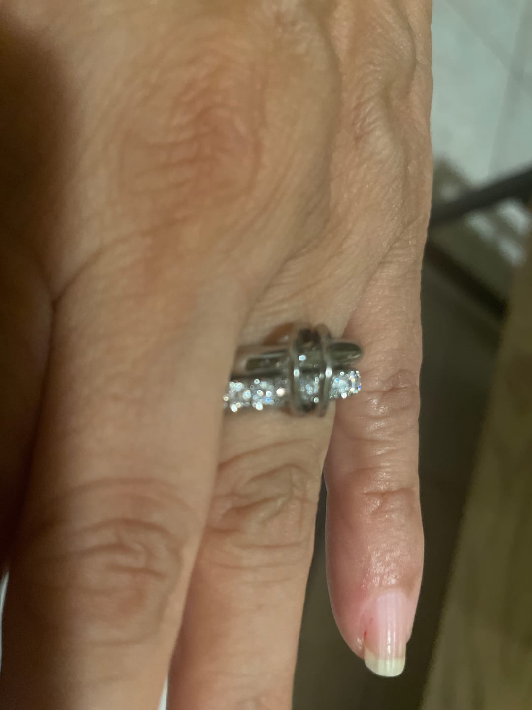 Customer photo review of Anillo Orbit Plata + Zirconia