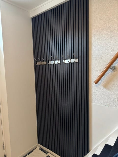 Customer photo review of Akoestische panelen 260 x 60 x 1.4 cm - Eiken Zwart