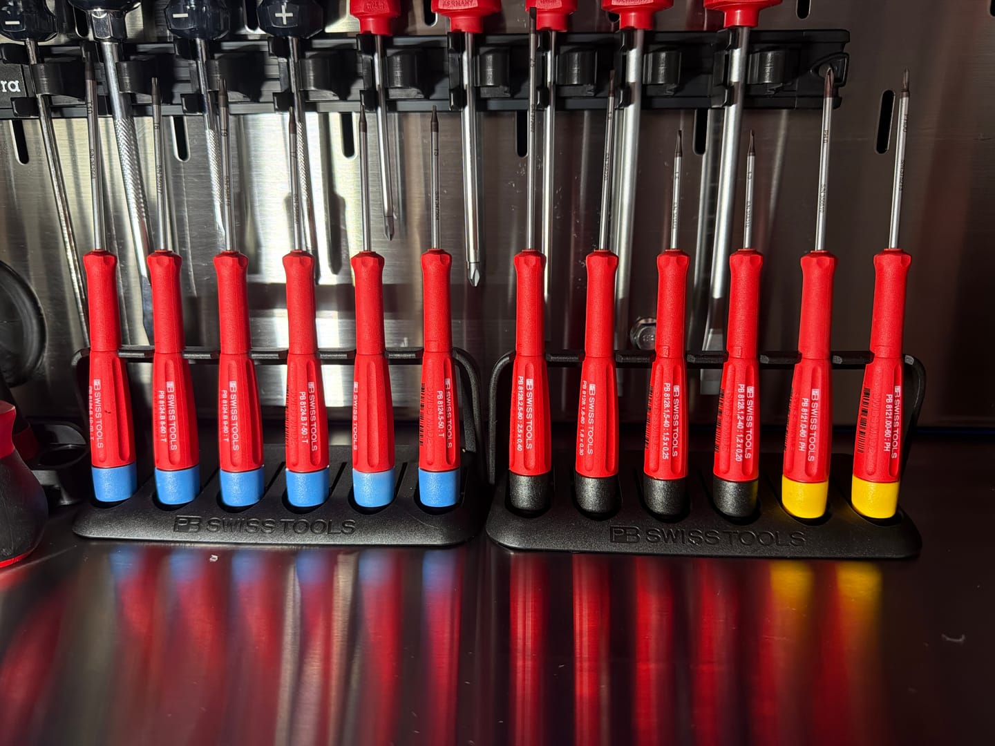 Customer photo review of PB Swiss Tools PB 8641 Precision Screwdriver Set Slotted/Phillips Soft-Grip Colour-Coded Electronics 6-Piece
