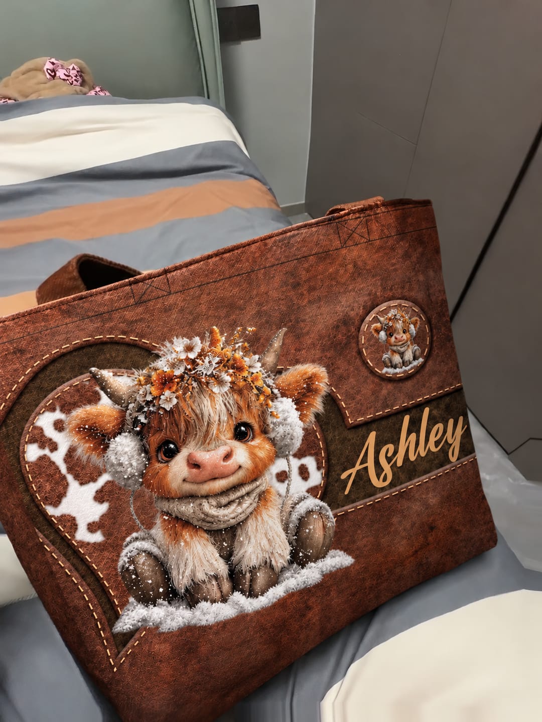 Customer photo review of Personalized Cute Cartoon Highland Cow Large Capacity Tote Bag with Name Birthday Gift for Highland Cow Lovers Friends